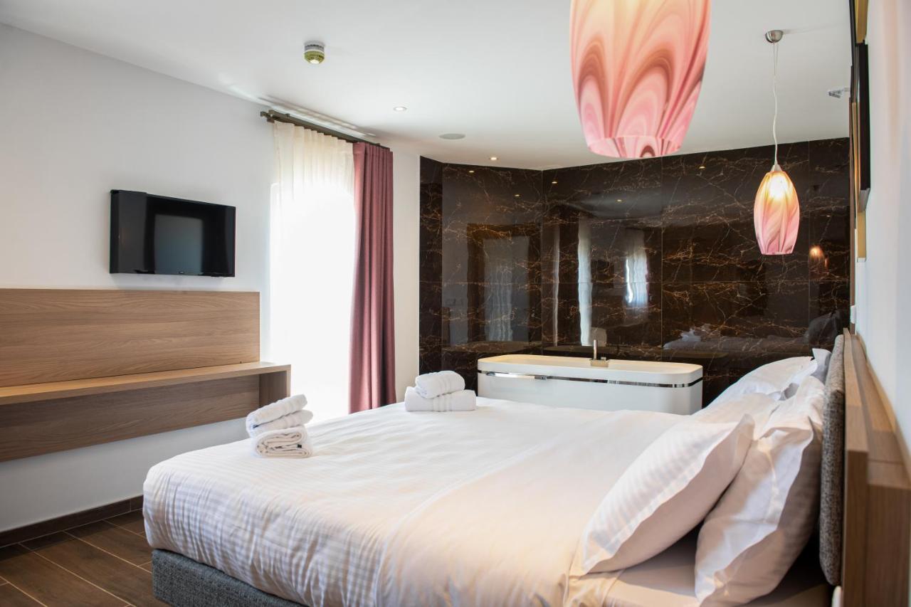 Bed & Breakfast Bliss Boutique Living